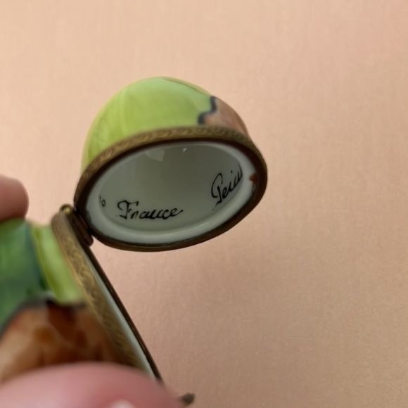 Limoges Acorn Ladybug w Leaf Peint Main Trinket Pill Box - Picture 10 of 12